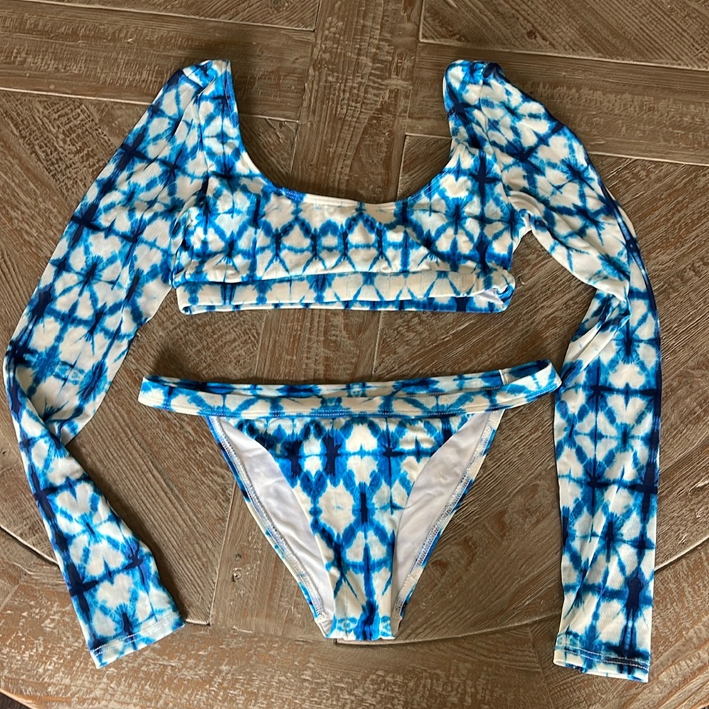 Long sleeve bikini (fits like XS-S)